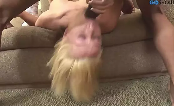 Brunette and blonde doubleblowjob experience with BBC